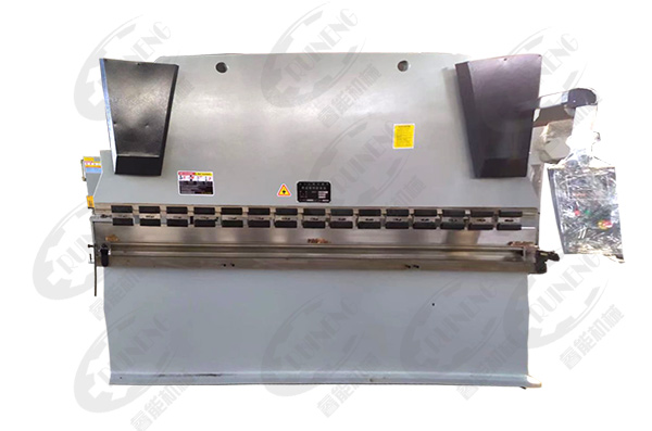 液壓折彎機(jī)